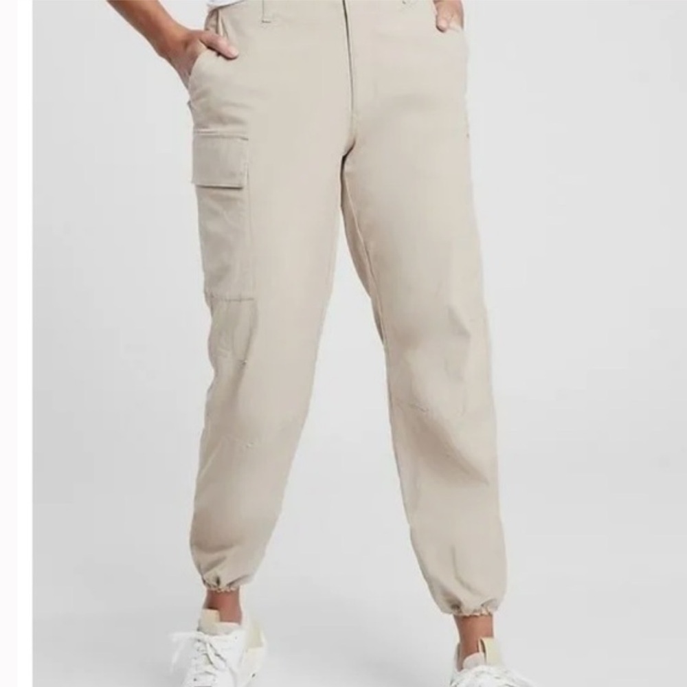 NWT Athleta Trekkie Utility Cargo Beige Pants